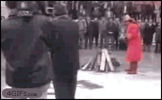 Пожарник и герой игры