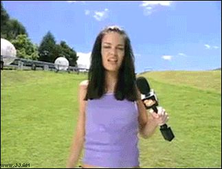 Шар сбивает ведущую