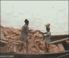 Перенос кирпичей в Африке