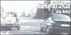 Полиция на ходу запрыгивает в машину