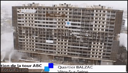 Крушение большого здания