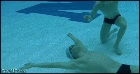 Воздух в воде и пустая крышка