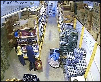 Спрятала большую коробку