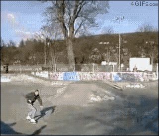 Падение начинающего скейтера