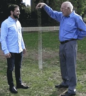Падение пружинки
