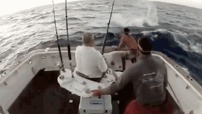 Рыбак и рыба поменялись местами