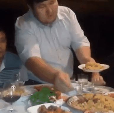 Не стеснительный едок