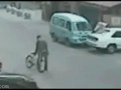 Сбил велосипедом байкеров