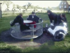 Раскрутили карусель