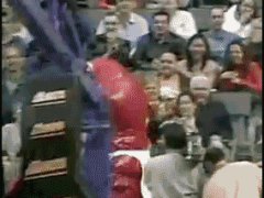 Кукла упала на стадионе