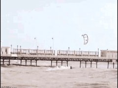 Парашютист во время сильного ветра