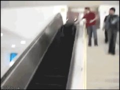 Инвалид на эскалаторе