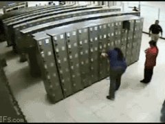 Падение шкафчиков