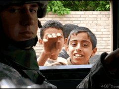 Дети и военные