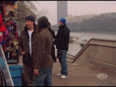 Удар обоими ногами