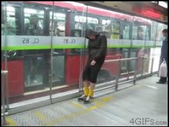 Заснувший в метро