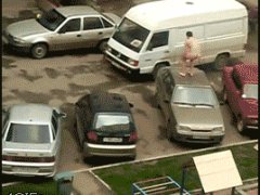 Прыгающий по машинам