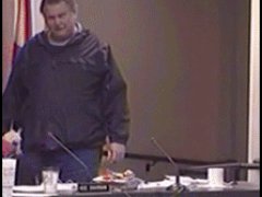 Сумкой по голове