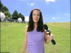 Шар сбивает ведущую