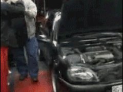 Поскользнулся