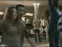 Забыла про скользкий пол
