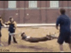 Жестокий розыгрыш с гамаком