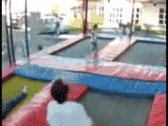 Застрял головой