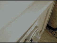 Спрятавшиеся за шлангом