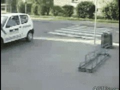 Несуразный прыжок через машину