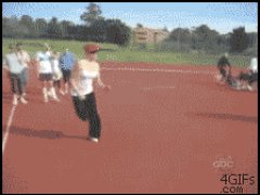 Глупый прыжок на спину