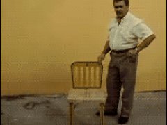 Собрал стульчик и ушел
