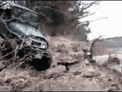 Ловко выпрыгнул из джипа