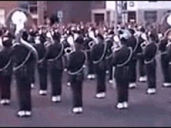 Незачем бегать во время марша