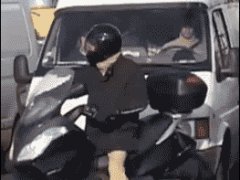 Прикол над байкером