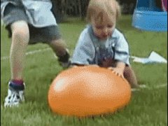Шарик с водой лопнул