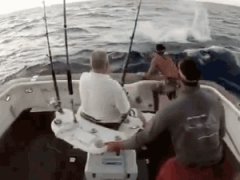Рыбак и рыба поменялись местами