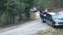 Спасение застрявших медвежат