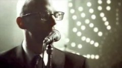 Moby - Raining Again (live)